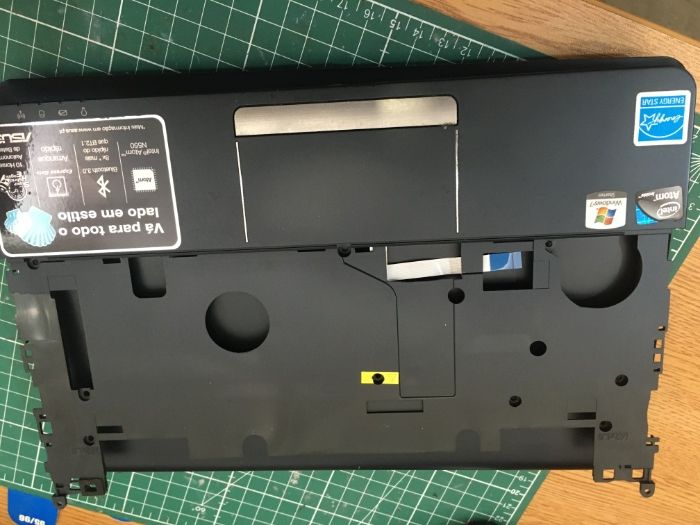 Peças Portátil ASUS Eee PC 1015 - ecrã-bat-dissipador-colunas-wifi-et