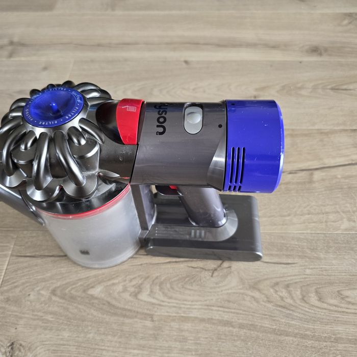 Dyson v8 absolute nowa bateria.