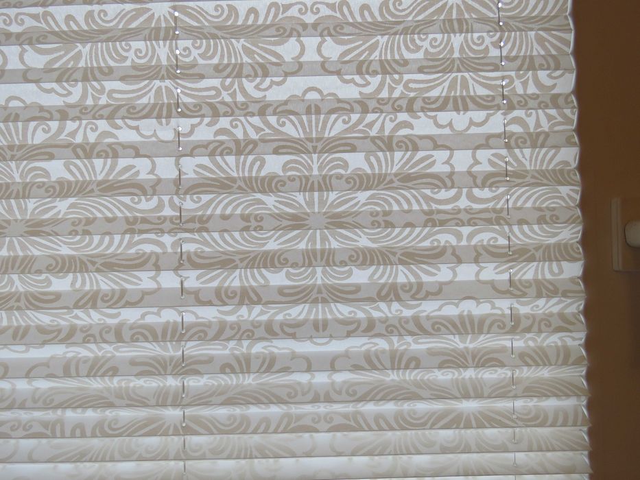 Plisa, roleta okienna