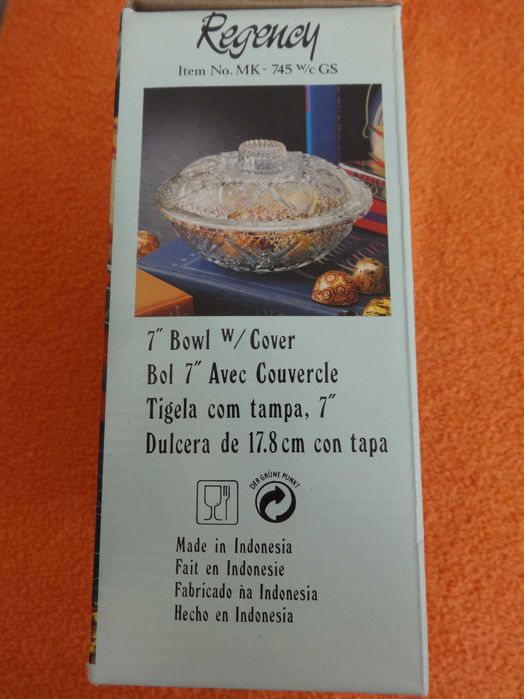 Bomboneira com tampa em vidro