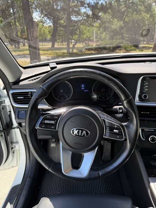 Продаю Kia k5 2.0 газ