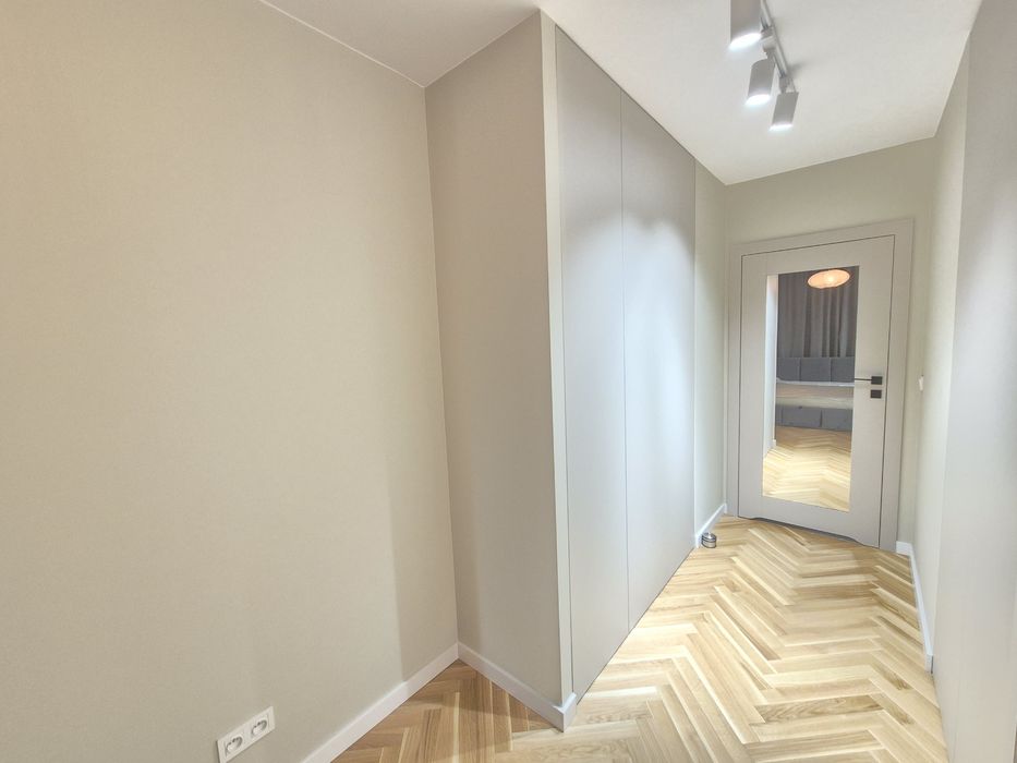 Стильна 2/х кім у Варшаві