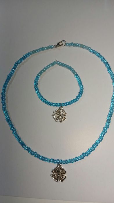 Conjunto de colar e pulseira