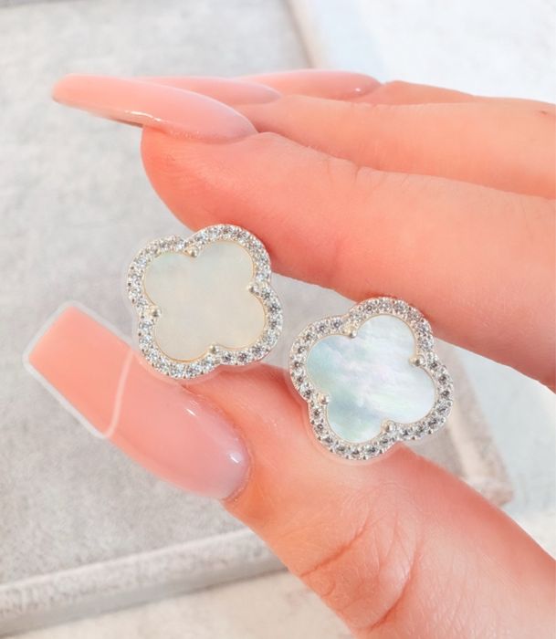 Продаю срібні прикраси - сережки,браслети,кольє,комплекти.