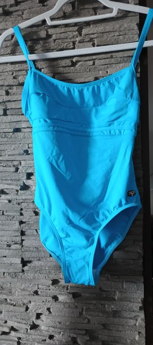 Dwa nowe stroje kąpielowe S/M