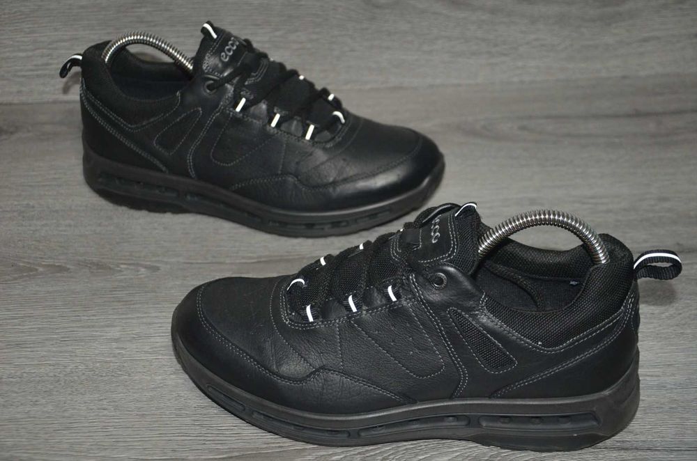 Продам кросівки шкіряні Фірма ECCO.