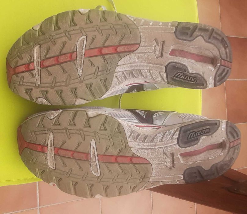 Tenis Mizuno - Wave Revolver Usados