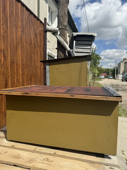 Продам собачі будки .Велика буда 1500гр.