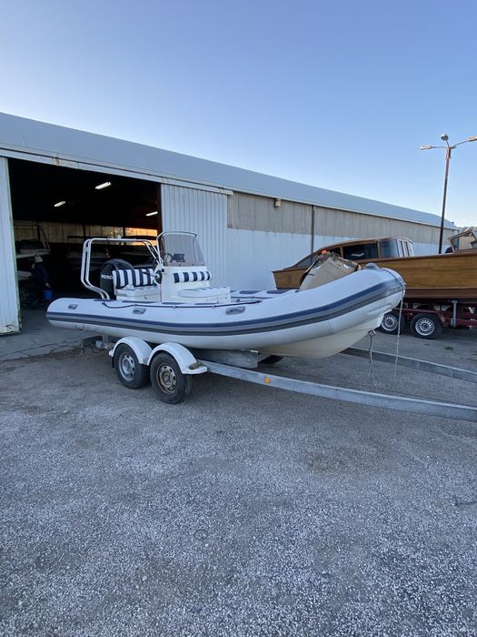 Barco semi rigido Vanguard 570