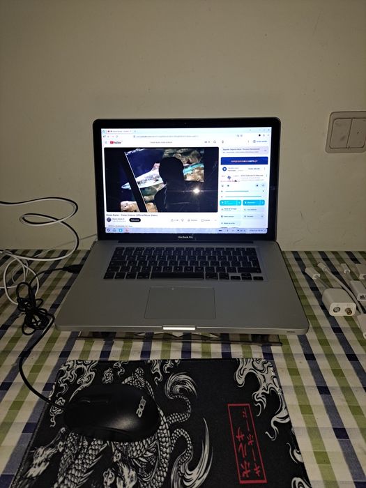 MacBook Pro da Apple em ótimo estado,