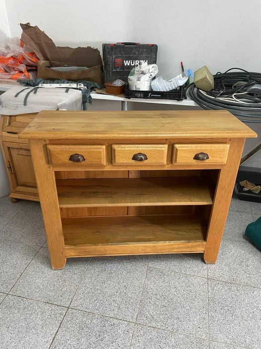 Móvel de madeira de carvalho (aparador)