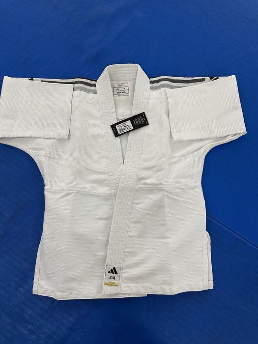 Новое кимоно Adidas CLUB, размер 130 (0).  Дзюдо