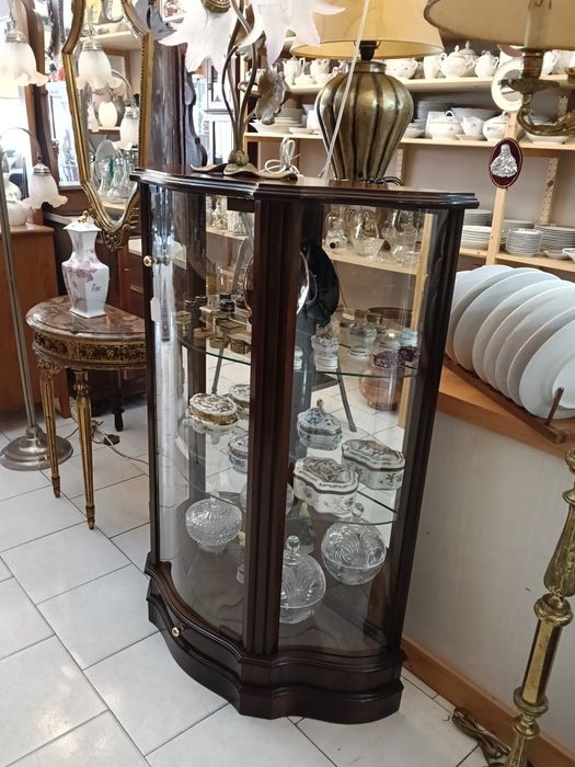 Móvel  /  Vitrine