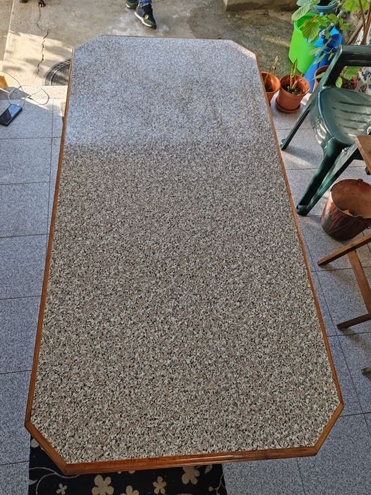 Mesa de cozinha em madeira