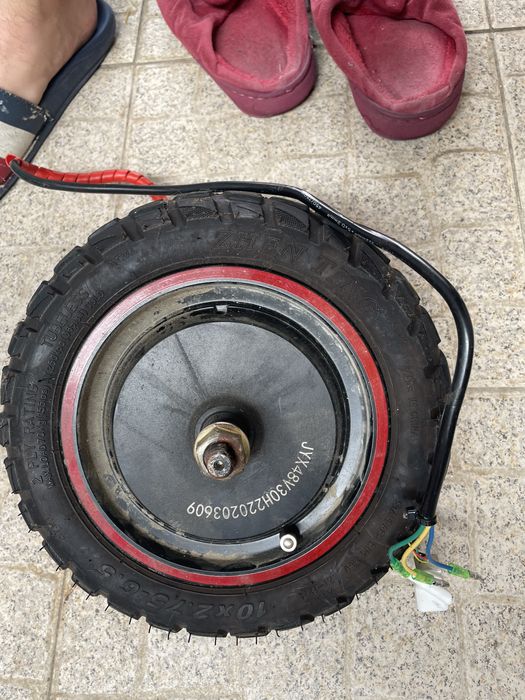 Motores 800w cada um .