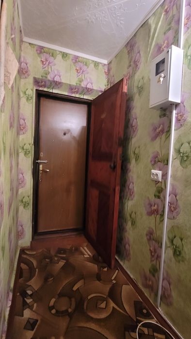 Продам 2-во кімнатну. Ворошилівка.