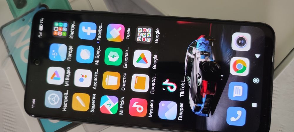 Телефон Xiaomi Redmi Note 10.