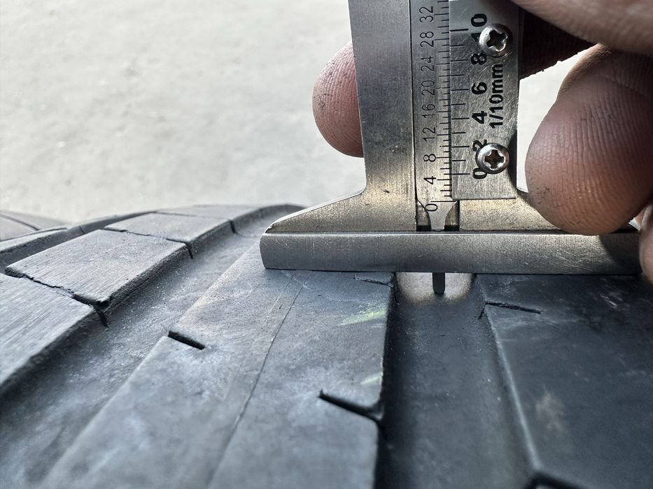 Шини 235 40 19 96W XL Pirelli Cinturato P7 пара