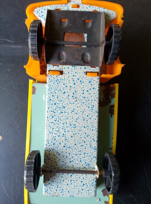 Игрушка грузовик советский