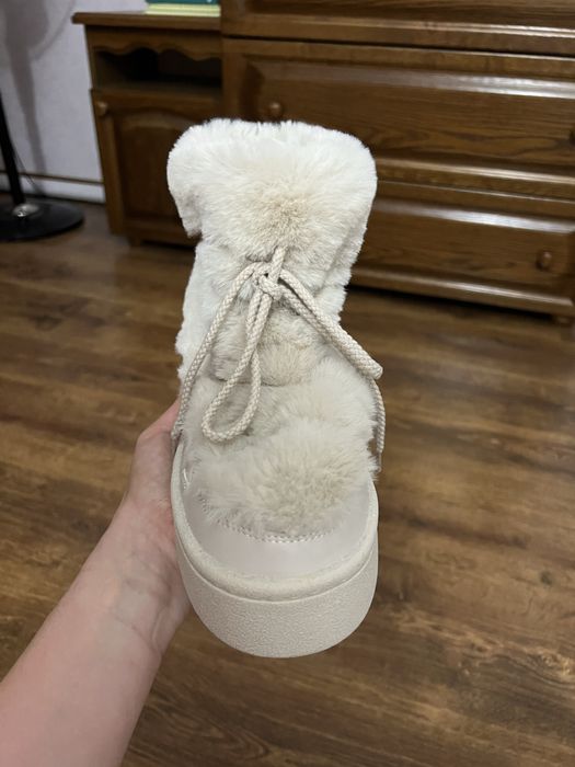 Ботинки меховые бежевые