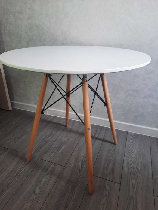 Стол кухонный круглый обеденный лофт с деревянными ножками