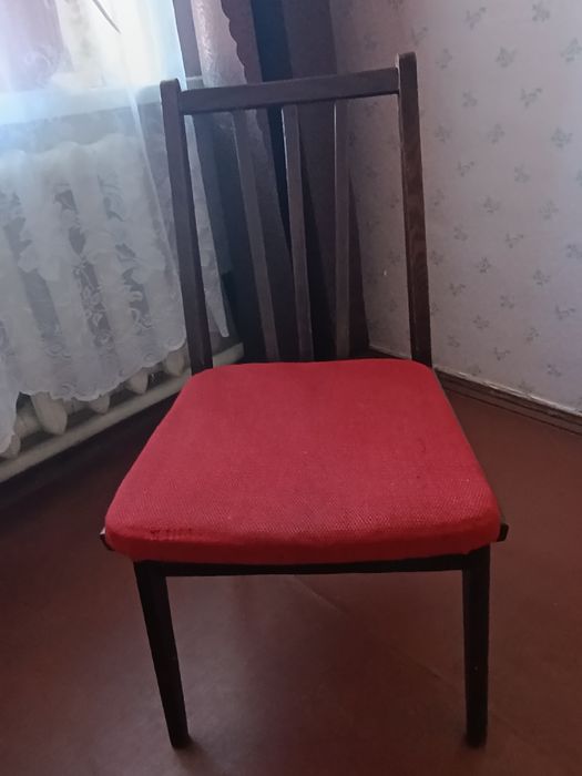 Продам стіл , стільці, кресла
