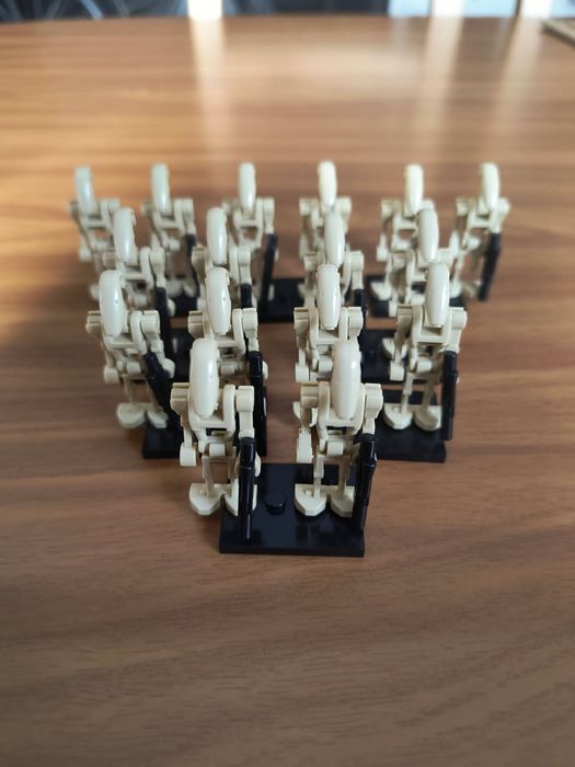 Figurki star wars Droidy bojowe 16 szt
