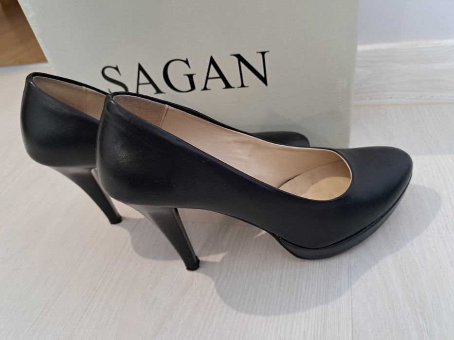 Czółenka Sagan 38