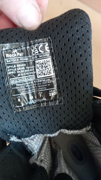 Чоловічі берци розмір 39.