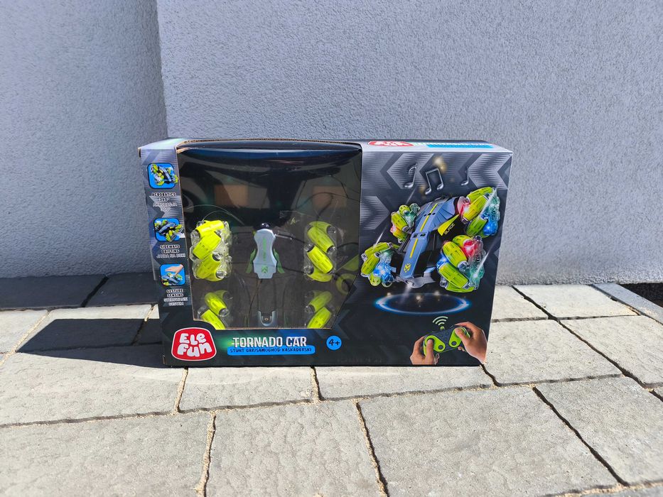 Pojazd robot zdalnie sterowany z led