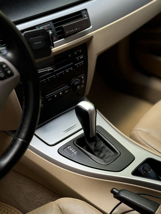 Продам bmw e90 2005