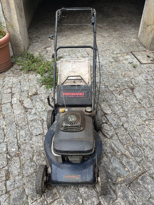 Maquina de cortar relva
