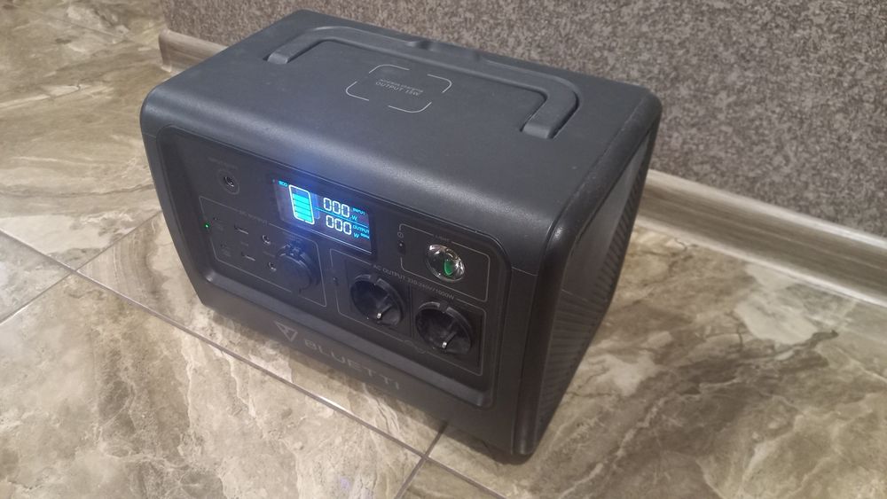 Bluetti Poweroak EB70 1000Вт, 716Вт/год Портативна станція живлення