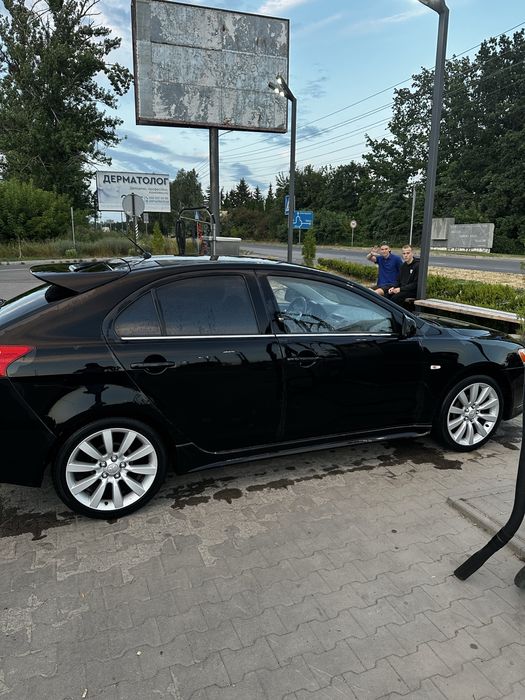 Mitsubishi Lancer хетчбек