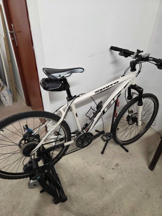 Bicicleta BTT, MUITO BOM  ESTADO, com extras