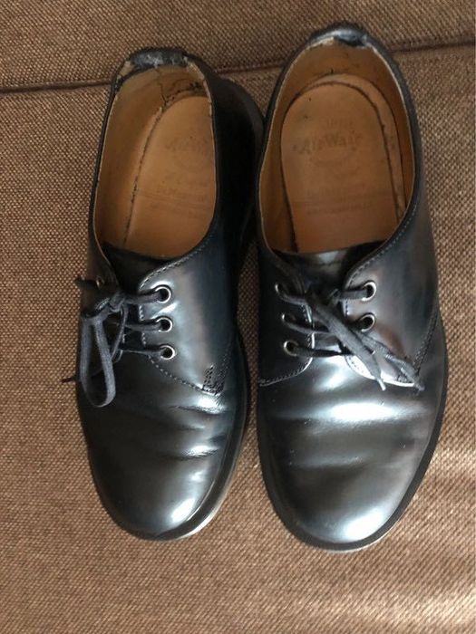 DR. MARTENS - Sapatos de cordão Airwair (Made in England)