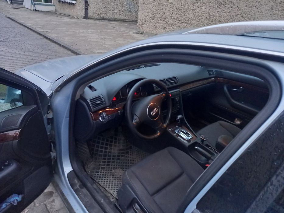 Sprzedam audi a4b6 1.9tdi 2004 .130 koni