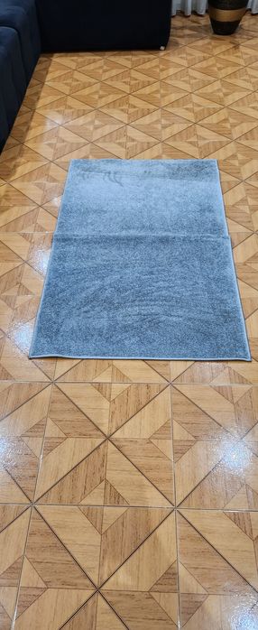 Vendo 5 tapetes 80x1,50/várias cores 15€uni.1 carpete 1.60x2.30cm,50€