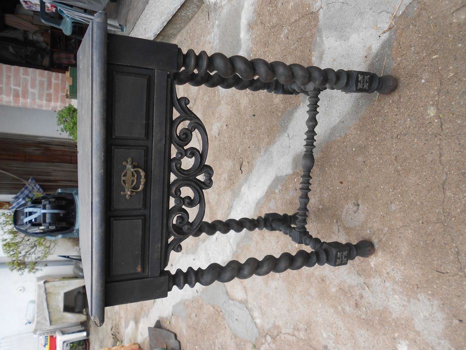 Mesa cabeceira bilros antiga madeira maciça trabalhada