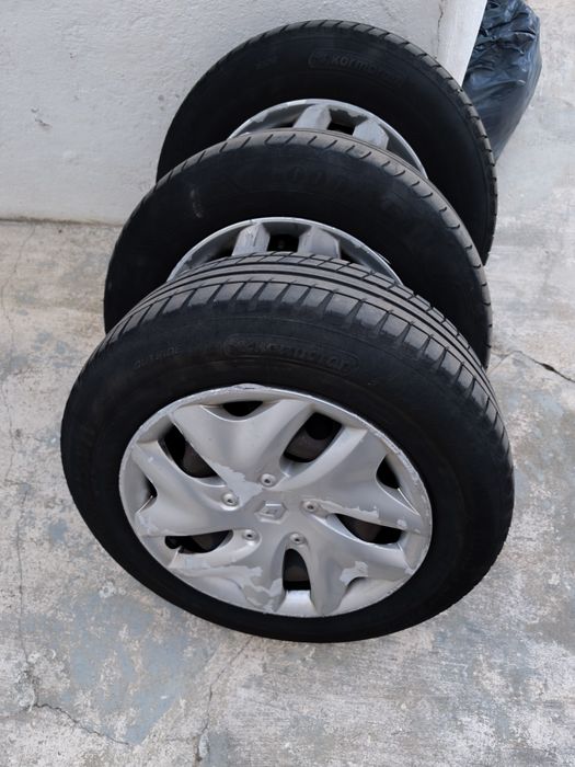 4 Jantes ferro 15 5x114.3 com pneus