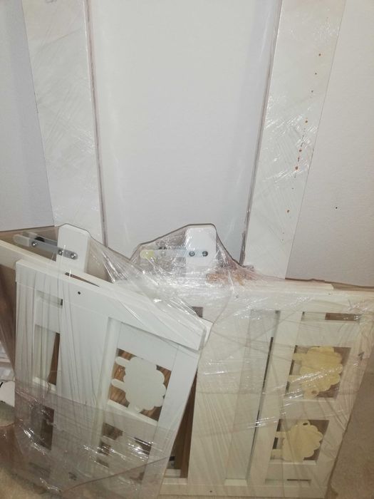 Camas de criança com protetor lateral e estrado incluído