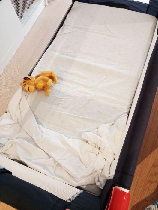 Cama de viagem Babideal com colchão, bolsa transportadora e redutor