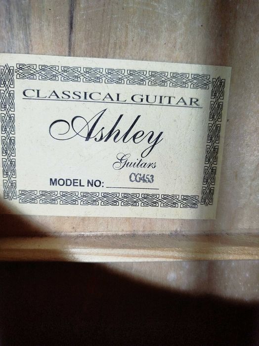 Vendo Violão/guitarra acompanha capa