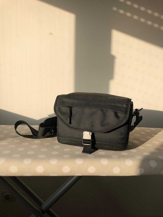 Canon EOS 2000D + 18-55mm f/3.5-5.6 EF-S IS II