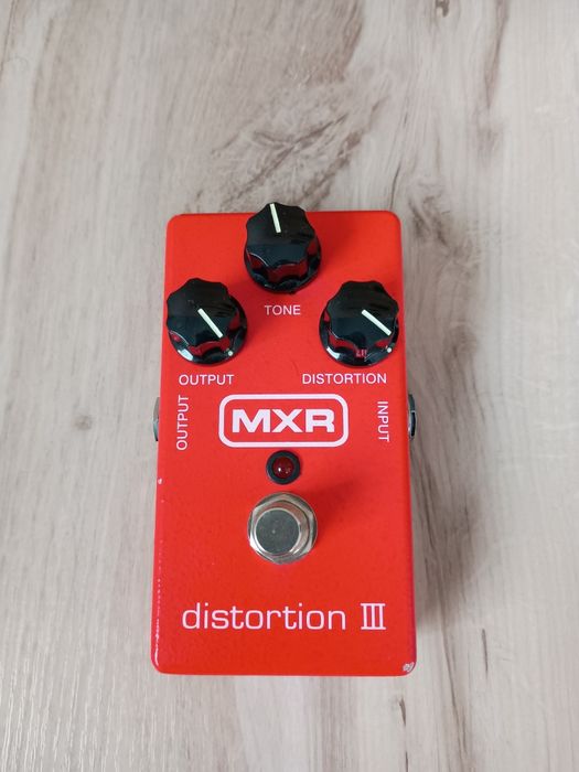 Efekt gitarowy, MXR Distortion III