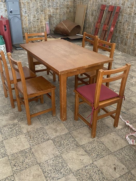 Mesa de rwfeicak clm ) cadeiras