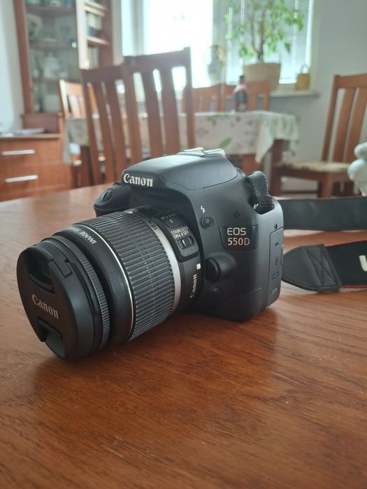 Canon eos 550D kit + obiektyw 18-55mm
