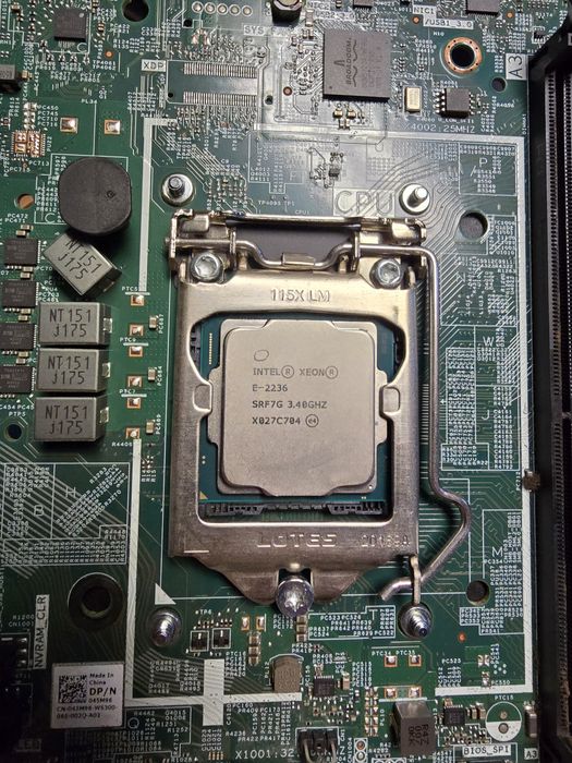Процессор Intel Xeon E-2236