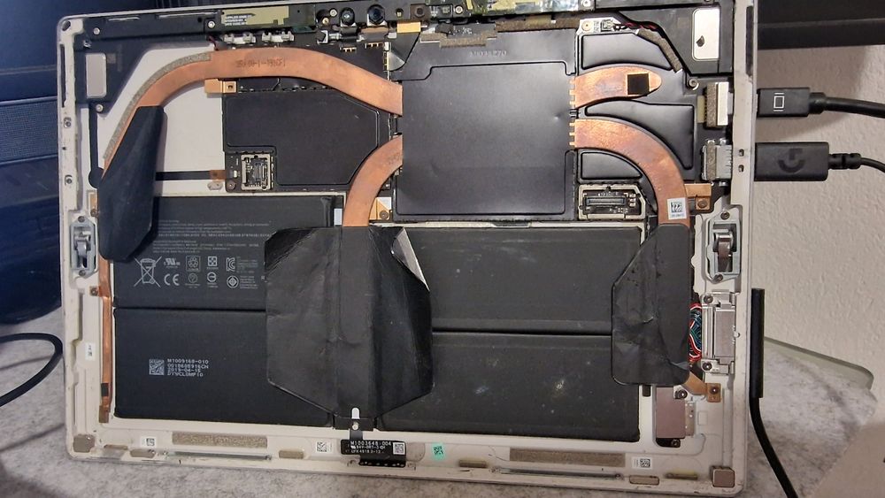 Surface pro 6 para peças, " danificado "