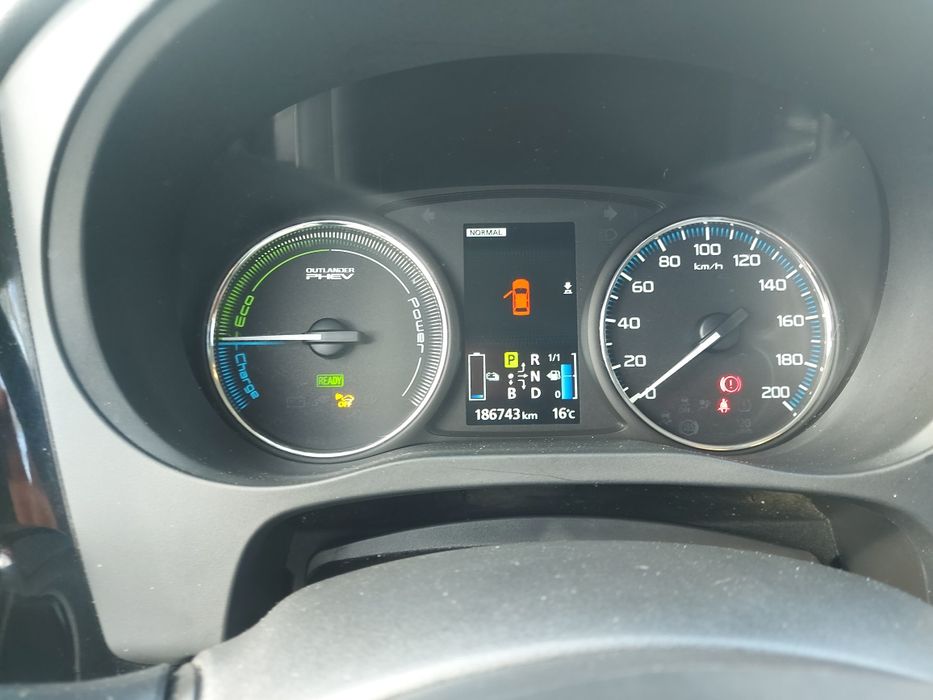 NOVO PREÇO 9 500€ Mitsubishi Outlander PHEV (eletrico+gasolina)